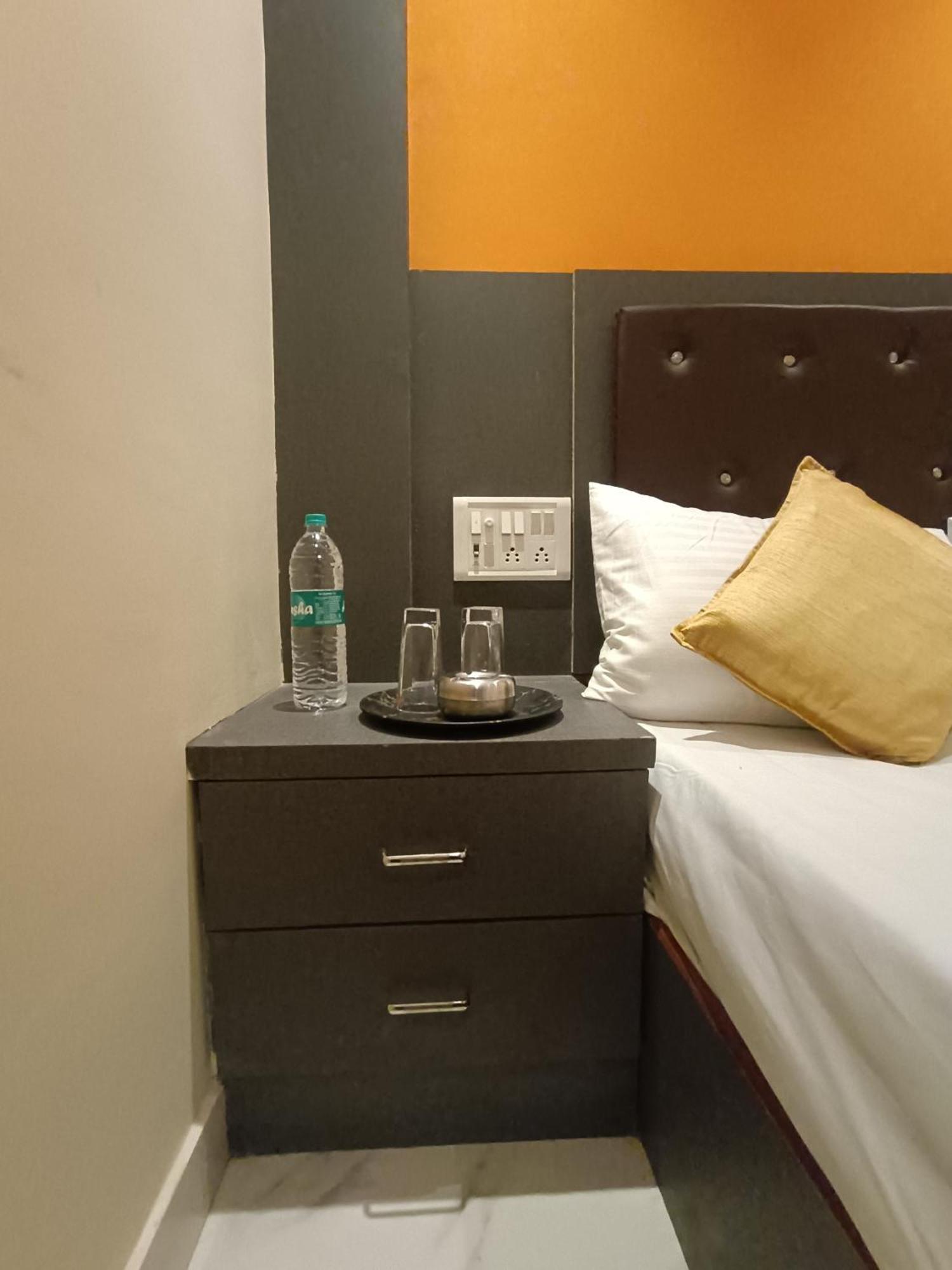 Hotel Powai Residency 뭄바이 외부 사진